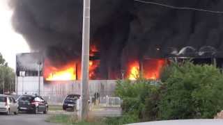 Incendio fabbrica plastica a Rovigo [upl. by Navi]