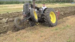 Landini L45 Testacalda  Aratura in gruppo  Asciano [upl. by Airogerg]