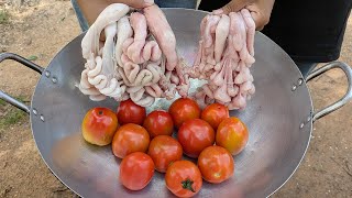 Braised Chitterlings with Tomato  Chitlins Cooking and Eating  Kdeb Sister [upl. by Atsejam797]