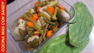 NOPALITOS Y VEGETALES EN ESCABECHE NOPALES Y VERDURAS EN VINAGRE [upl. by Raynold275]