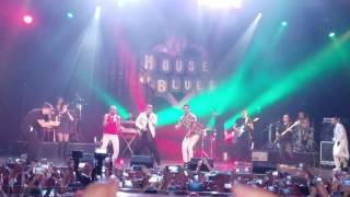 Andas en mi Cabeza  Chino y Nacho Feat Daddy Yankee Live  House of Blues Orlando FL [upl. by Kym770]