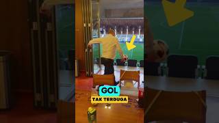 ini Hari terbaik bagi Pria ini bakatunik viralvideo bola soccer crowntube [upl. by Brooke]