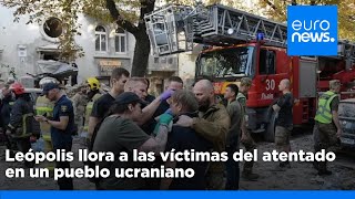 Leópolis llora a las víctimas del atentado en un pueblo ucraniano alcanzado por los restos de un … [upl. by Ot873]