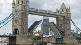 Tower Bridge London Opening and Closing [upl. by Gustafson]