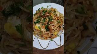 মজাদার নুডুলস রান্না রেসিপি। 🍝🍝😋food shorts shortvideo vairalshort [upl. by Sivahc]