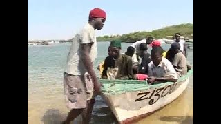 Saneex embarque dans une pirogue pour se rendre en Espagne  Yonou Ndaw [upl. by Ailin]