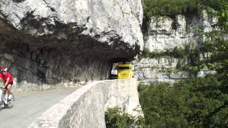 Un grumier dans les Gorge de la Bourne Vercors Transport Achard [upl. by Eyatnod451]