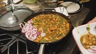 How to make Amritsari Punjabi Style Chole Paneer  Paneer Chole Recipe [upl. by Landre]