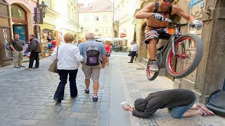 Hluboké zamyšlení nad osudem lidí [upl. by Cousins]