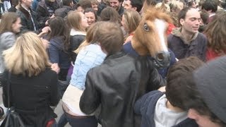 München Rangeln wie Joko und Klaas  Flashmob am Marienplatz 21042013 [upl. by Pelagi]