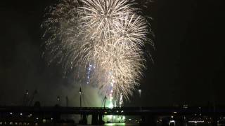 London Eye Fireworks New Years Eve 2010  New Years Day 2011  HD HQ From Eltham River Boat [upl. by Bohlin]