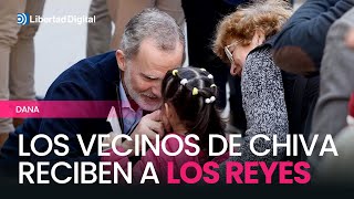 Los vecinos de chiva reciben en sus casas a los Reyes [upl. by Cristiona873]