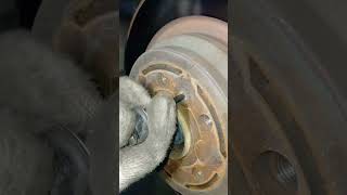 ✅REPLACE REAR BRAKE PADS AND REFACE ROTOR DISC FOR MBMB200 shortshorts short mechanic [upl. by Akimaj327]