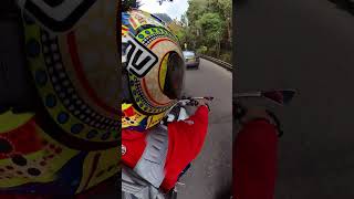 Acelerando contra esta bmwmotorrad ducati shorts moteros [upl. by Anen156]