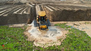 Unexpected​ Dozer Driver Overdose Falling Into The Water Us Technical Skill Recovery By Dozer Heavy [upl. by Ynattyrb]