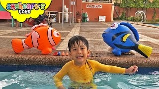 GIANT DORY and Nemo running in land Playing with RC Inflatable Finding Dory toys for kids [upl. by Calypso941]