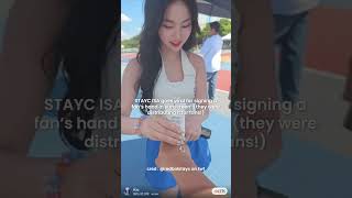 STAYC ISA goes viral for signing in sunscreen kpop 스테이씨 stayc newjeans lesserafim itzy [upl. by East]