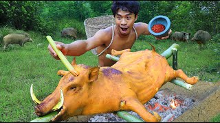 survival in the rainfores  cooking This meat is very delicious  cook pig [upl. by Amiaj]