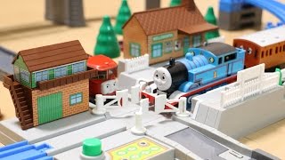 プラレール トーマス＆エリザベス ふみきりステーションセット [upl. by Agostino444]