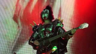 KISSONLINE GENE SIMMONS SPITTING BLOOD IN STOCKHOLM JUNE 1 2013 [upl. by Aicelef]