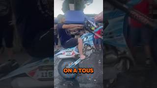 Un mec complètement fou se jette dans la piscine avec sa moto [upl. by Ynottirb]