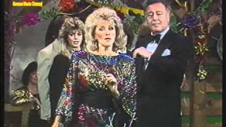 Schlager und OperettenAllstars  EvergreenMedley [upl. by Corkhill1]