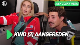 9 uur levens redden met de ambulance  NIEK ZOEKT WERK S02 6  NPO 3 [upl. by Nahama897]