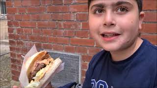 İch teste Street Food auf der Kieler Woche Straßenessen Krokodilfleisch  Street Food in Germany [upl. by Lucian]