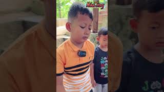 AZKA BANTUIN KAYLA NGAMBIL AIR😁😅 trending comedy humorlucu funny shorts [upl. by Dorsey]