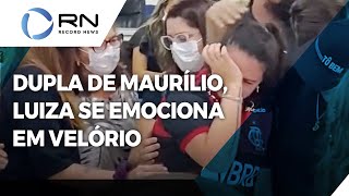 Luiza dupla de Maurílio se emociona em velório de cantor [upl. by Nonnaer974]