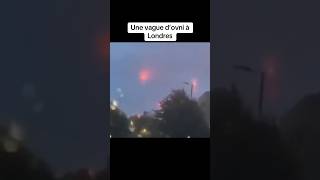 Il y a tellement d’ovni dans le centre de Londres  paranormal ovni [upl. by Jemy]