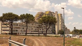 Scampia blitz delle donne per tornare negli alloggi della Vela Celeste [upl. by Nioe101]