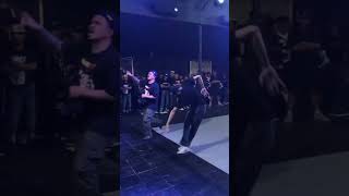 TUTORIAL MOSHING ADA DI SINI hc punk heavymetal punkstyle moshpit twostep metal indonesian [upl. by Adnilreh140]