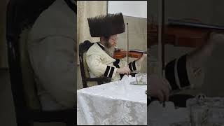 Trebishaner Rebbe playing Violin at his Tisch on Motzai Yom Kippur 5784 [upl. by Indihar]