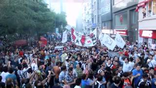 Beşiktaş Çarşı Taksim Meydanına Giriş Yapıyor  Occupy Gezi  HD 720 P [upl. by Bancroft]