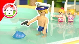 Playmobil Polizei Film  Kommissar Overbeck im Aquapark  Video für Kinder von Familie Hauser [upl. by Eidorb]