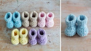 CHUNKY Yarn  EASY Crochet Baby Booties Tutorial A Very QUICK Project [upl. by Dean54]