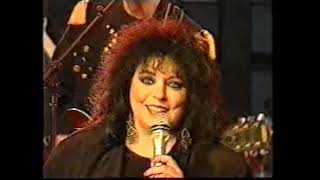 Mariska Veres singing The Shocking Medley with The Clarks [upl. by Ellingston121]