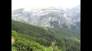 MONTAÑA  FRANCIA Paisaje del valle de Aspe Pirineo Francés [upl. by Mcarthur]