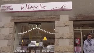 Pénétrez dans la librairie « Le Marque Page » de Quintin [upl. by Ria]