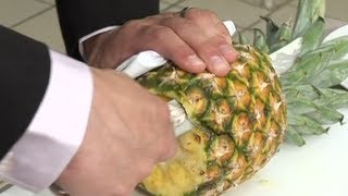 Découper un ananas  750g [upl. by Lemmuela]