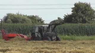 Fendt Traktor mit Hochdruckpresse bei Ballenpresse mit Ballenschleuder mit Anhänger [upl. by Genevieve]