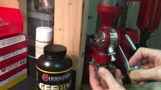 Powder measure comparison Hornady LNL vs Lee Perfect Powder Measure [upl. by Arahd]