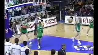 Cliff Levingston dunks over Gheorghe Muresan231htwice [upl. by Asquith779]