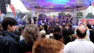 Laith al Deen mit hr 3 Bigband quotAlles an Dirquot Fanmeile Frankfurt 100711 [upl. by Aimek]