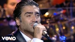 Alejandro Fernandez  Como Quien Pierde Una Estrella En Vivo [upl. by Adivad133]