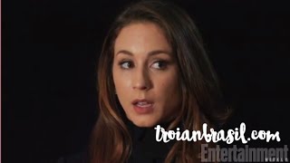 LEGENDADO Entrevista com Troian Bellisario e Marlene King [upl. by Darcie790]