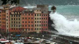 Camogli Mareggiata 30 Ott 2008 di Elisabetta Pinottiwmv [upl. by Benyamin900]