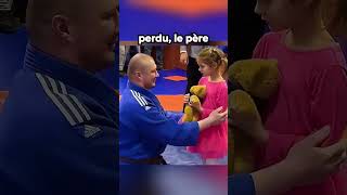 Elle défend son père sur le ring et change le cours du match  👧💥 [upl. by Yreva133]