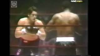 Floyd PATTERSON 🇺🇸 vs 🇦🇷 Óscar quotRingoquot BONAVENA 11021972 [upl. by Lama]